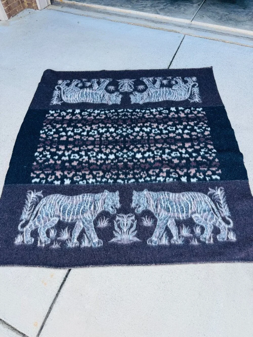 Fruto del Telar Antialergica Vintage Alpaca Wool Blend Blanket Brown Ivory Tiger